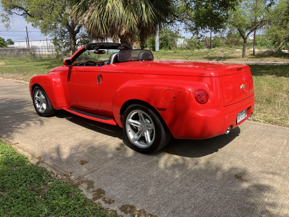 2005 Chevrolet SSR - Image 4 of 31