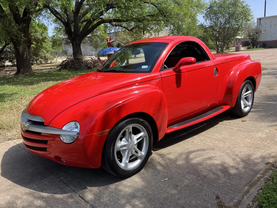 2005 Chevrolet SSR - Image 11 of 31