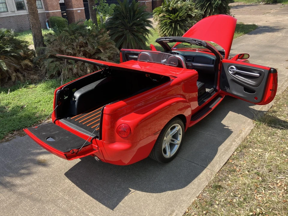 2005 Chevrolet SSR - Image 23 of 31