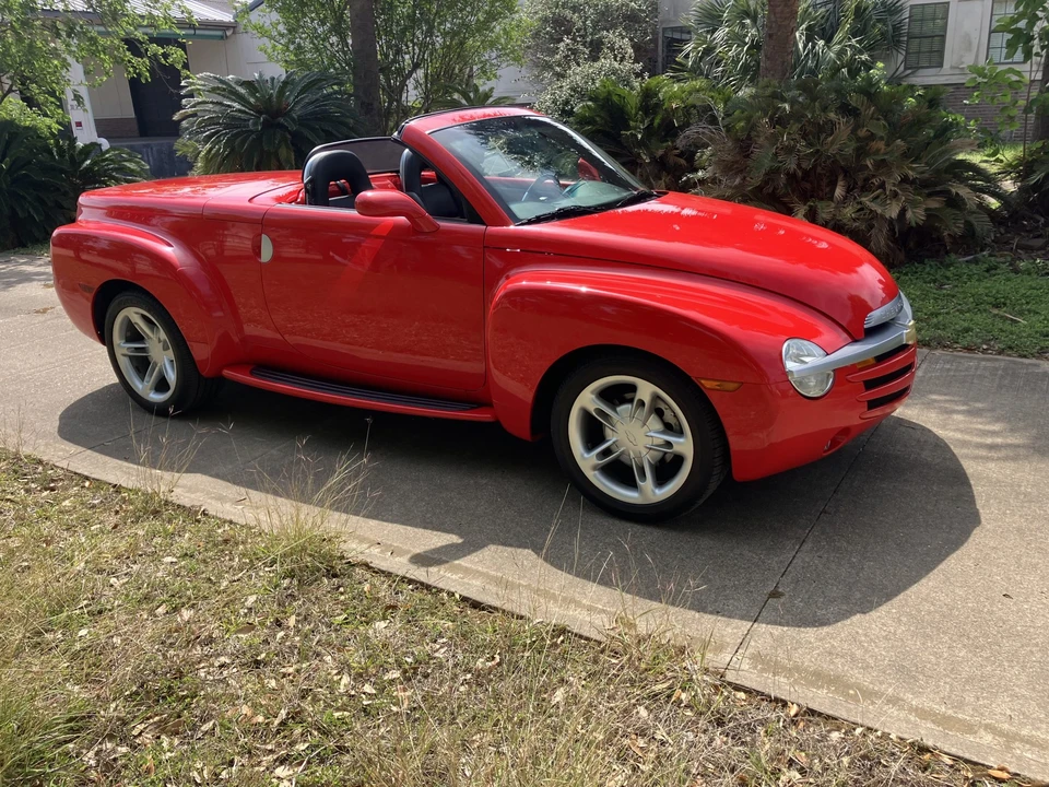 2005 Chevrolet SSR - Image 9 of 31