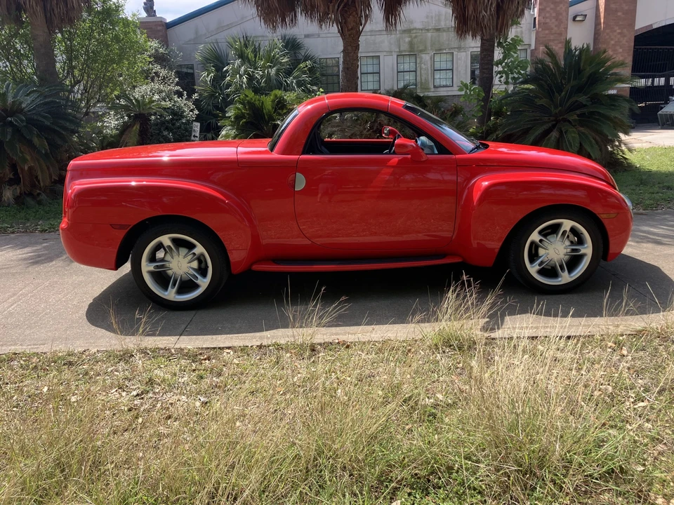 2005 Chevrolet SSR - Image 17 of 31