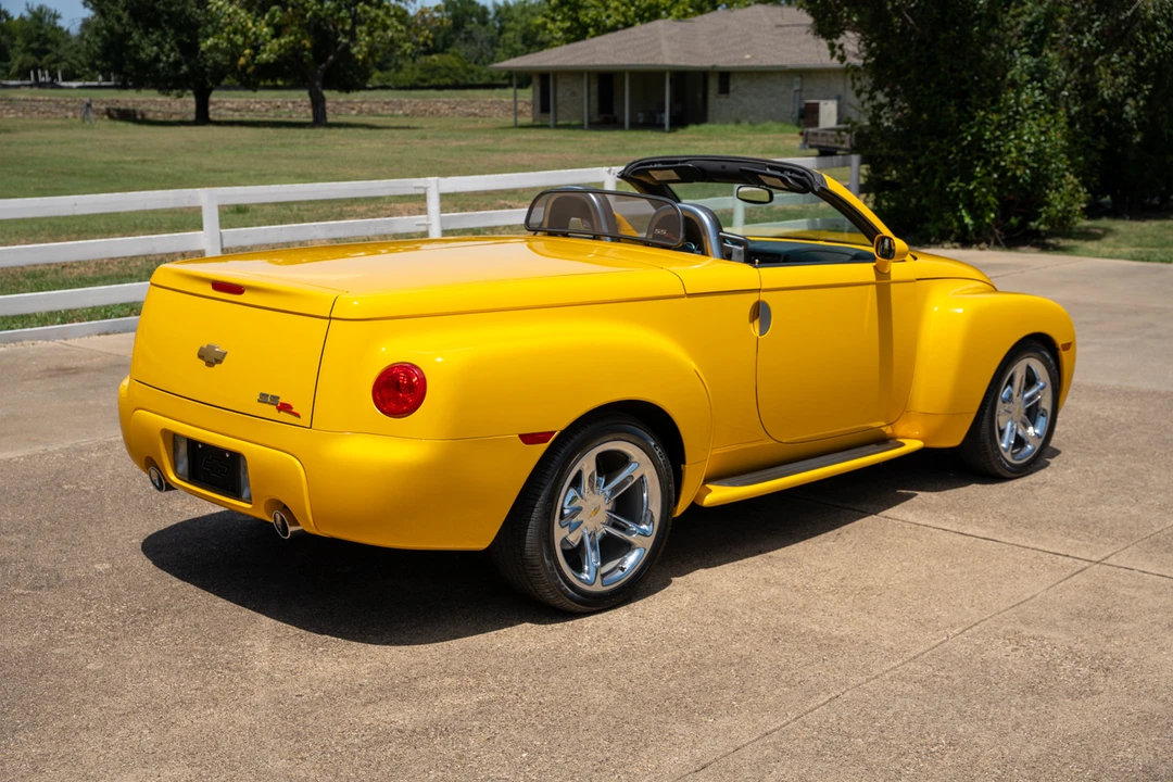 2005 Chevrolet SSR - Image 12 of 31