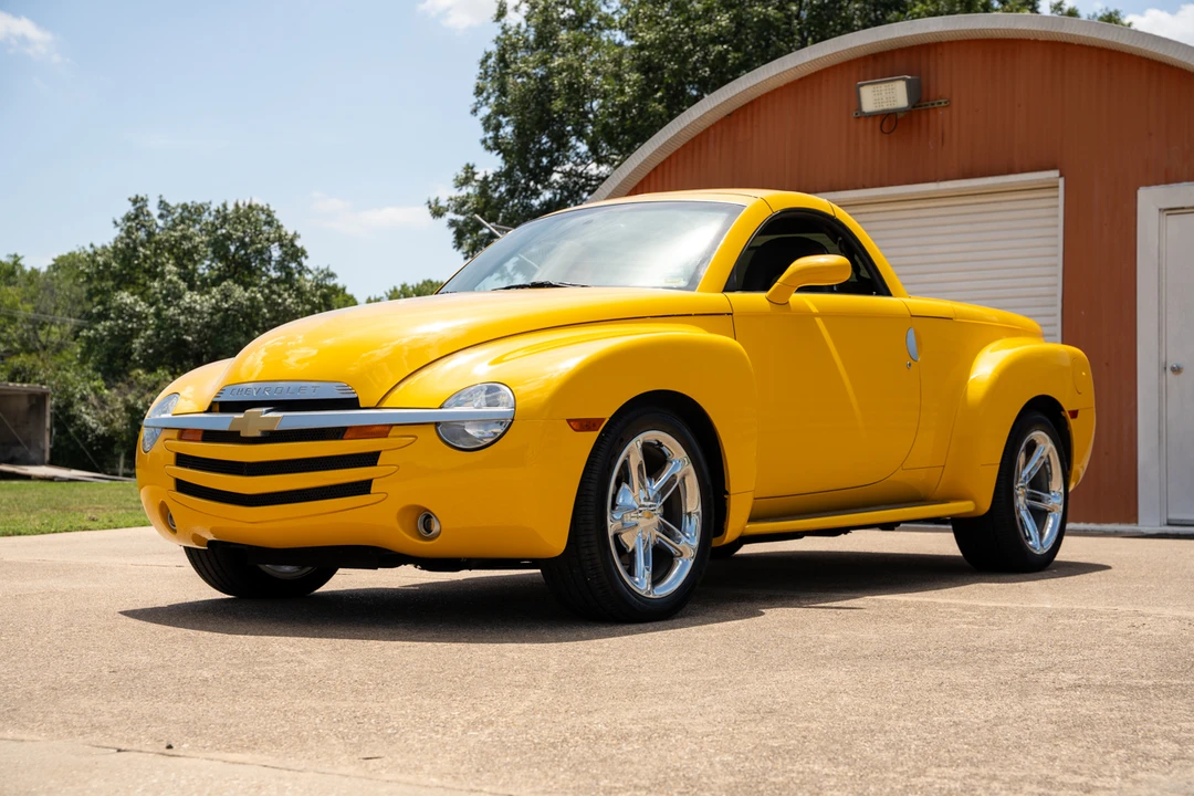 2005 Chevrolet SSR - Image 16 of 31