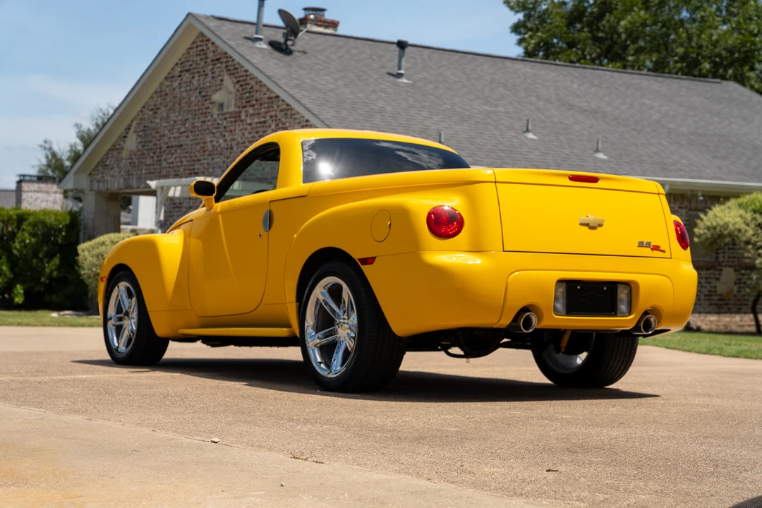 2005 Chevrolet SSR - Image 20 of 31