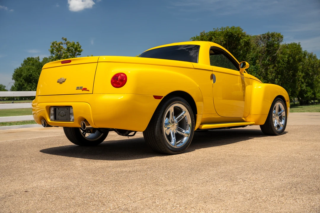 2005 Chevrolet SSR - Image 24 of 31