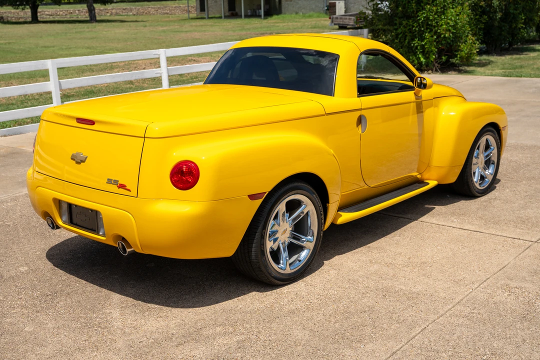 2005 Chevrolet SSR - Image 25 of 31