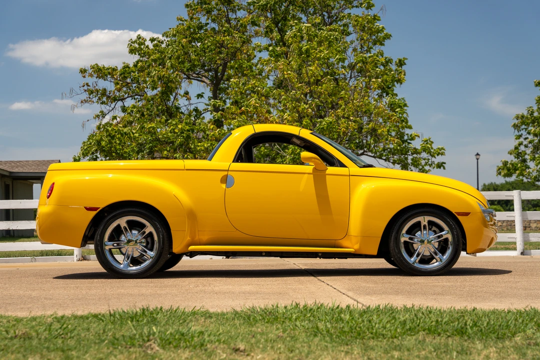 2005 Chevrolet SSR - Image 26 of 31