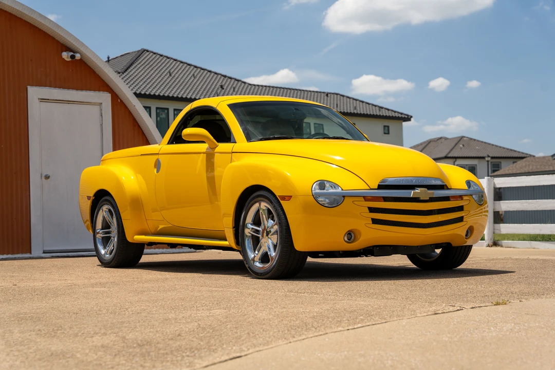 2005 Chevrolet SSR - Image 28 of 31