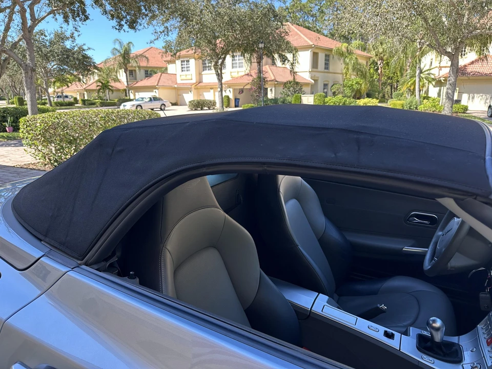 2005 Chrysler Crossfire - Image 26 of 31