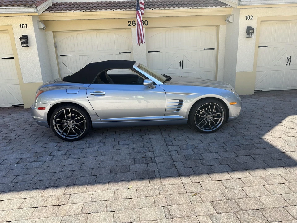 2005 Chrysler Crossfire - Image 10 of 31