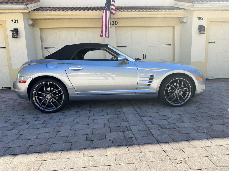 2005 Chrysler Crossfire - Image 11 of 31