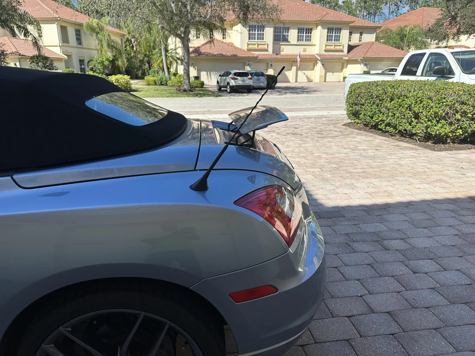 2005 Chrysler Crossfire - Image 8 of 31