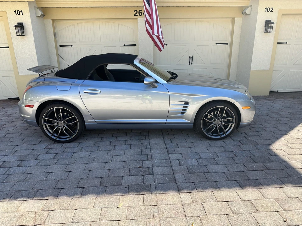 2005 Chrysler Crossfire - Image 9 of 31