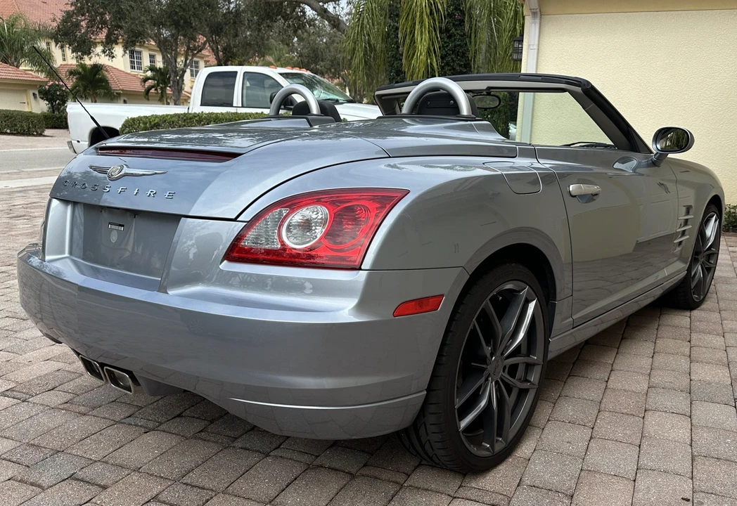2005 Chrysler Crossfire - Image 4 of 31