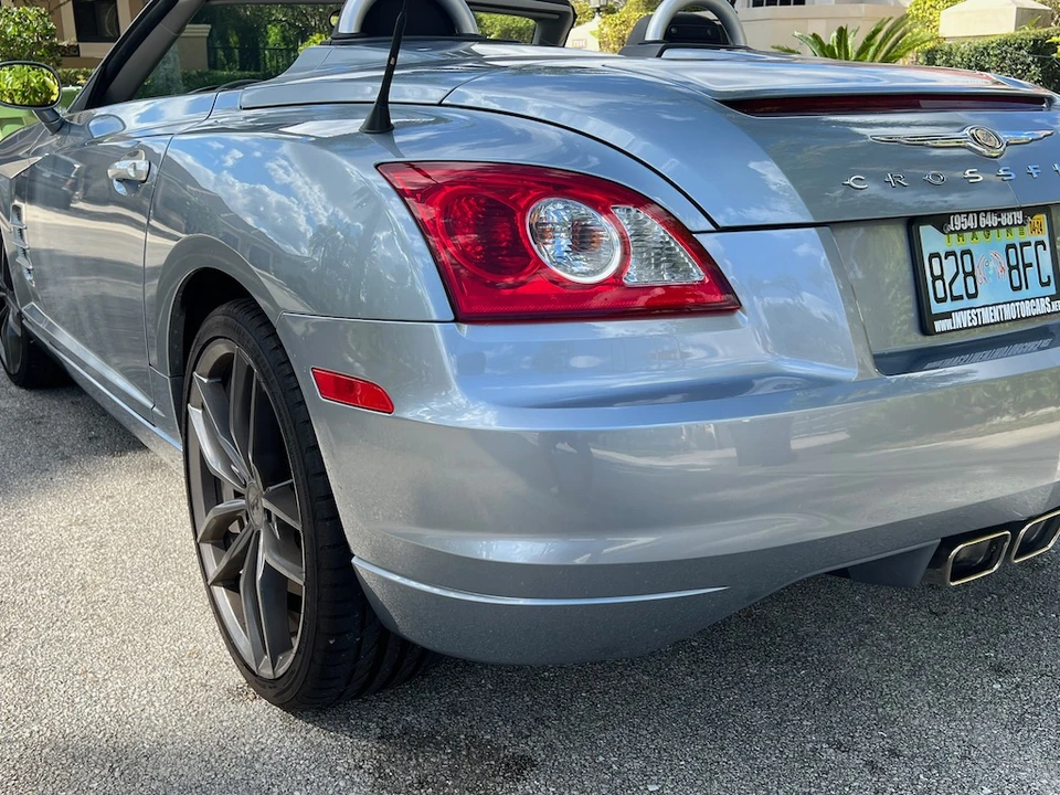 2005 Chrysler Crossfire - Image 24 of 31