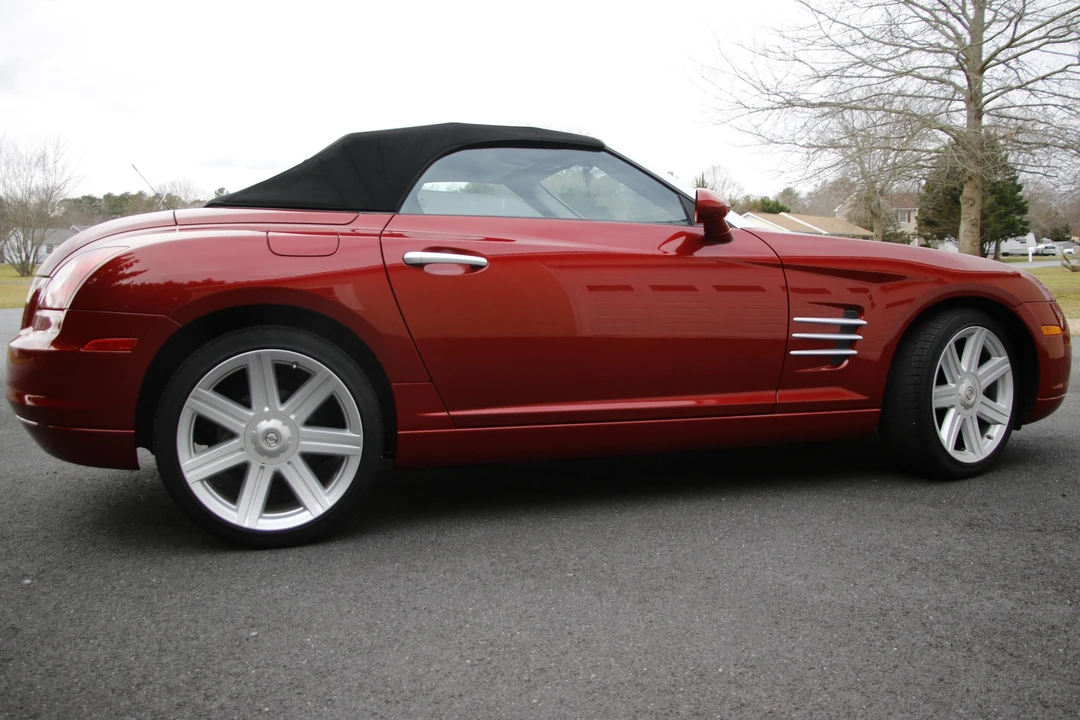 2005 Chrysler Crossfire - Image 18 of 31