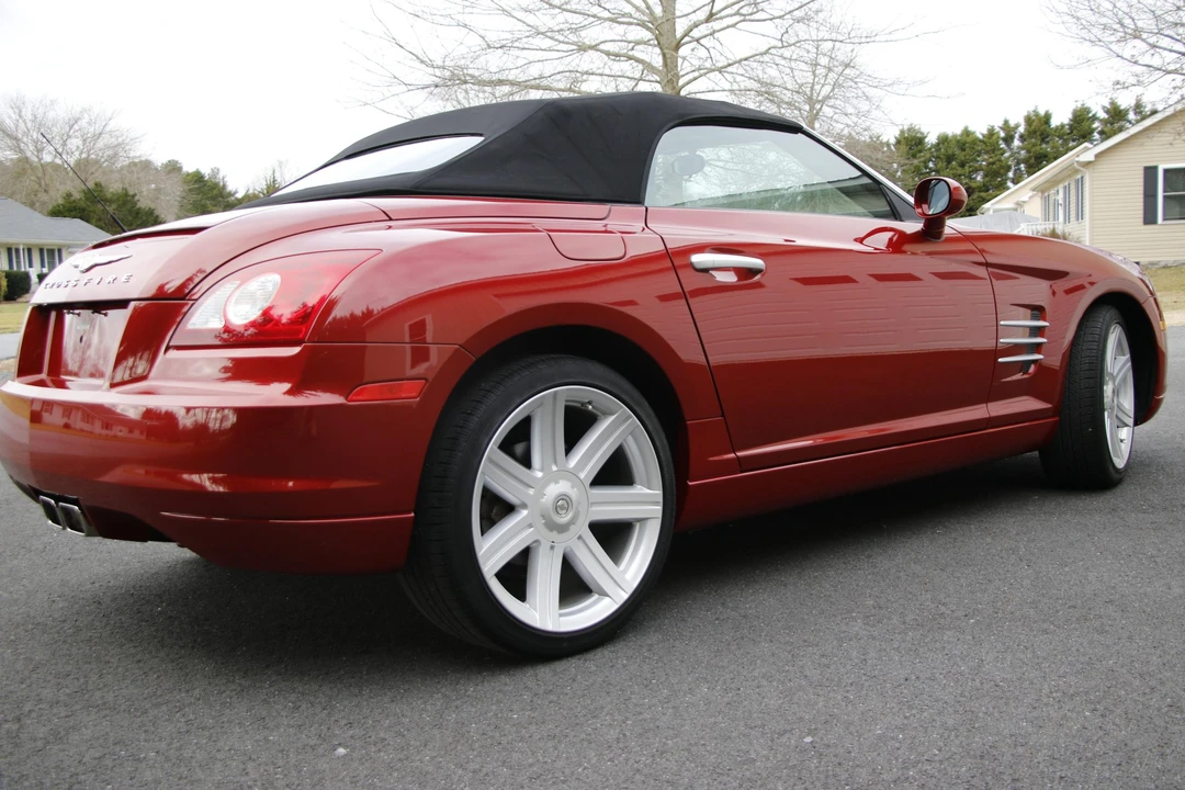 2005 Chrysler Crossfire - Image 19 of 31