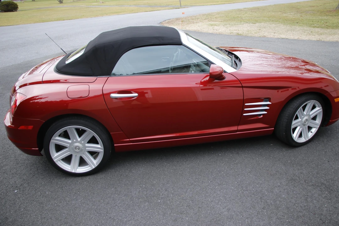 2005 Chrysler Crossfire - Image 26 of 31