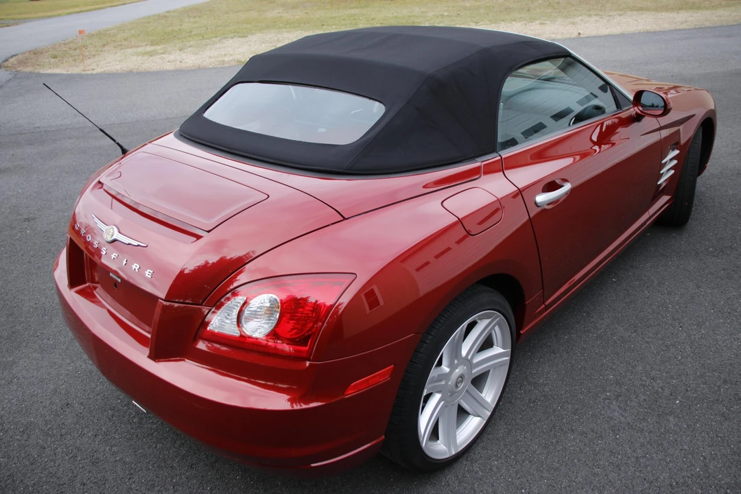 2005 Chrysler Crossfire - Image 20 of 31