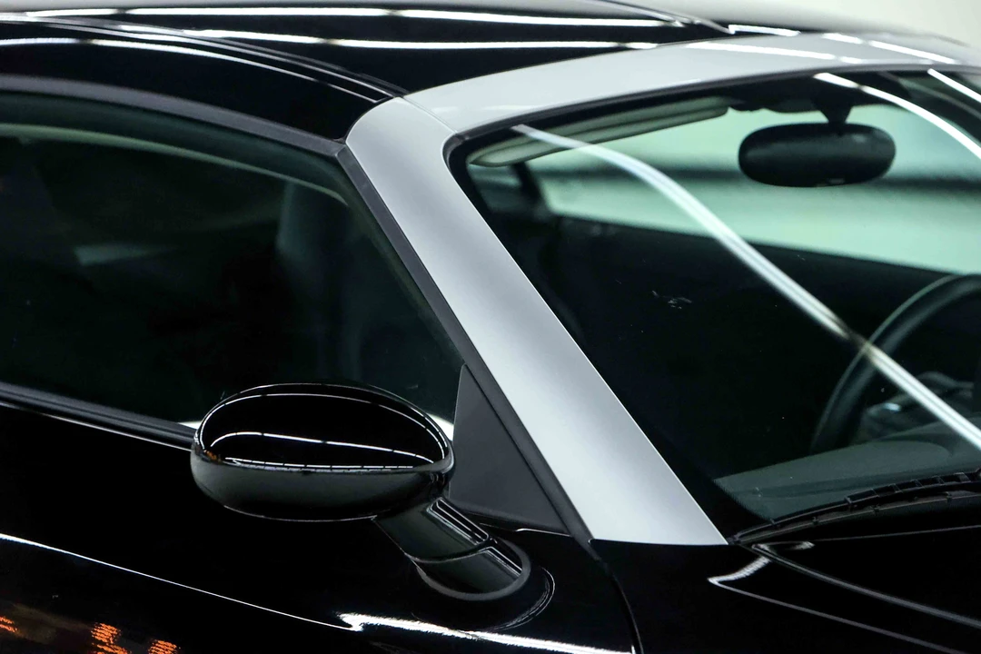 2005 Chrysler Crossfire - Image 24 of 31