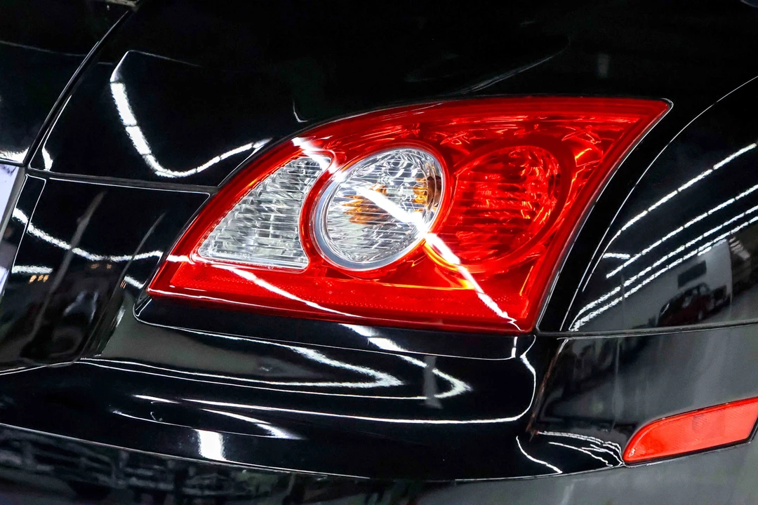 2005 Chrysler Crossfire - Image 11 of 31
