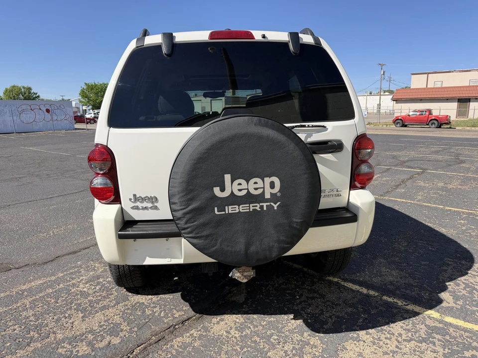 2005 Jeep KJ Liberty - Image 17 of 31