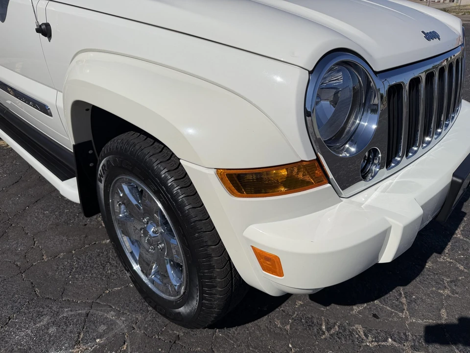 2005 Jeep KJ Liberty - Image 25 of 31