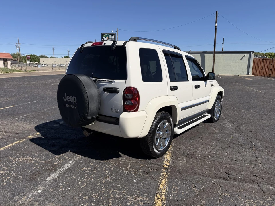 2005 Jeep KJ Liberty - Image 21 of 31