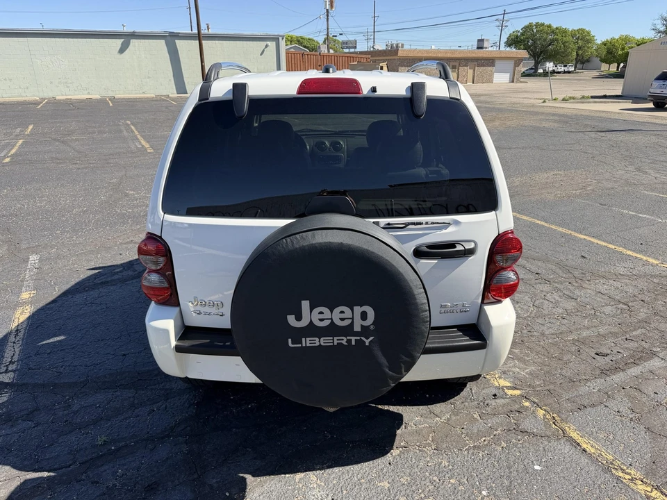 2005 Jeep KJ Liberty - Image 16 of 31