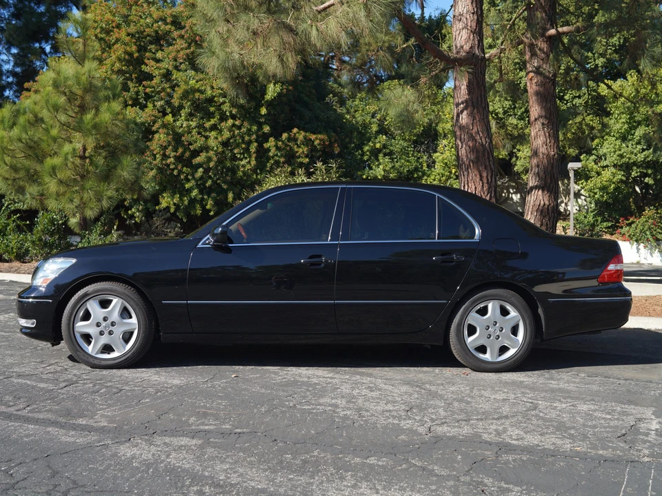 2005 Lexus LS 3rd Gen - Image 3 of 31