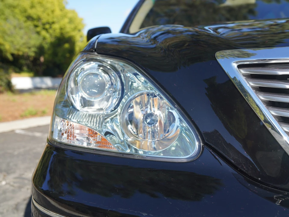2005 Lexus LS 3rd Gen - Image 26 of 31