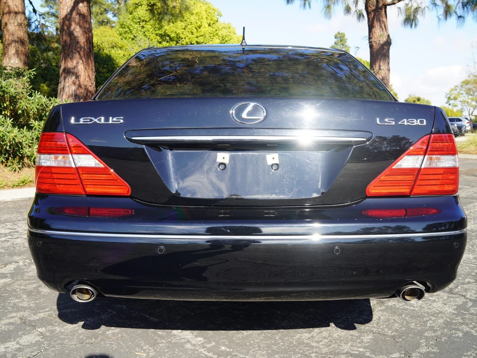 2005 Lexus LS 3rd Gen - Image 5 of 31