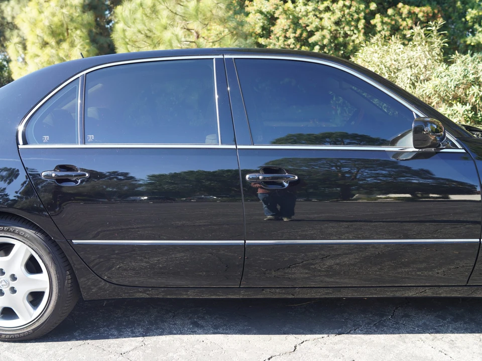 2005 Lexus LS 3rd Gen - Image 23 of 31