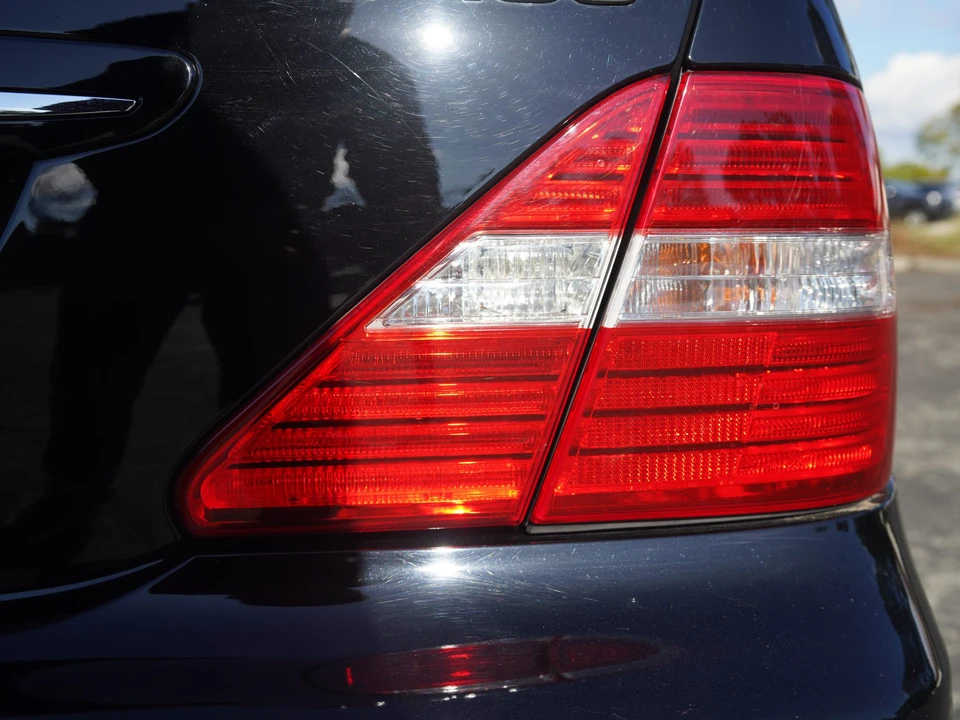 2005 Lexus LS 3rd Gen - Image 30 of 31