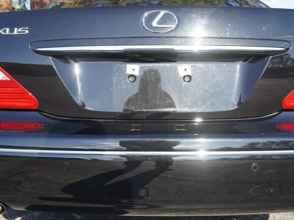 2005 Lexus LS 3rd Gen - Image 17 of 31