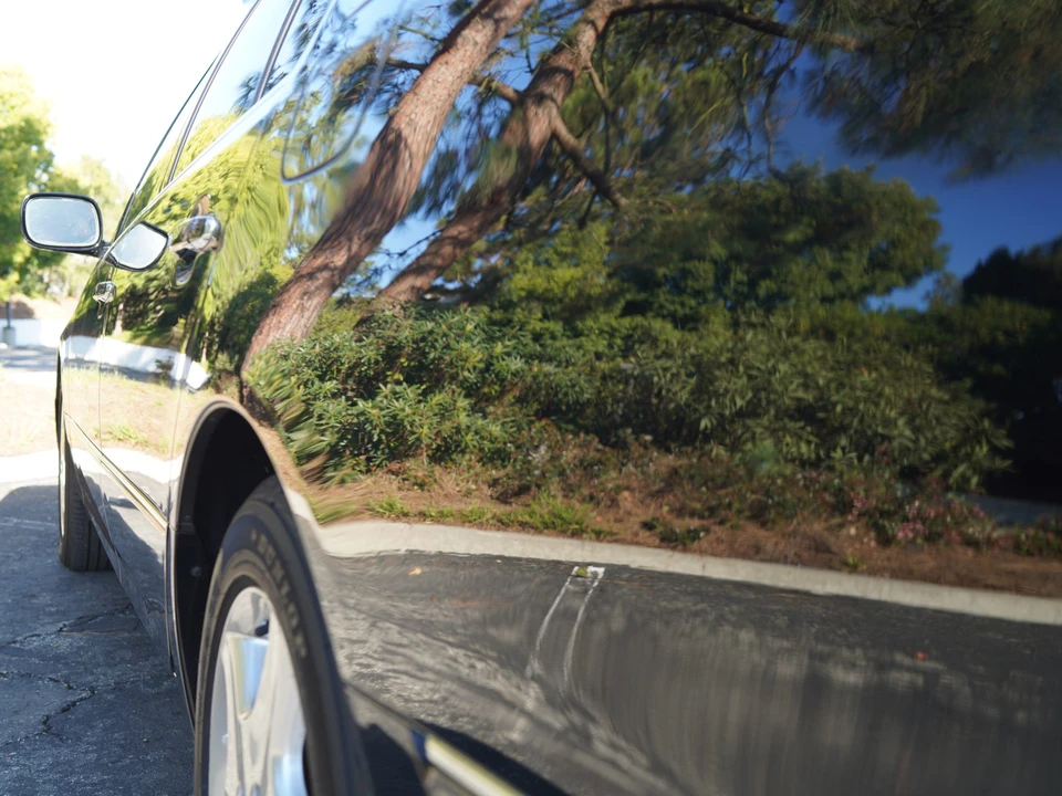 2005 Lexus LS 3rd Gen - Image 13 of 31