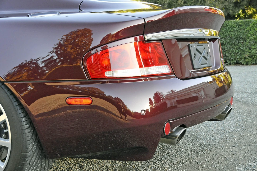 2006 Aston Martin Vanquish 1st Gen - Image 26 of 31