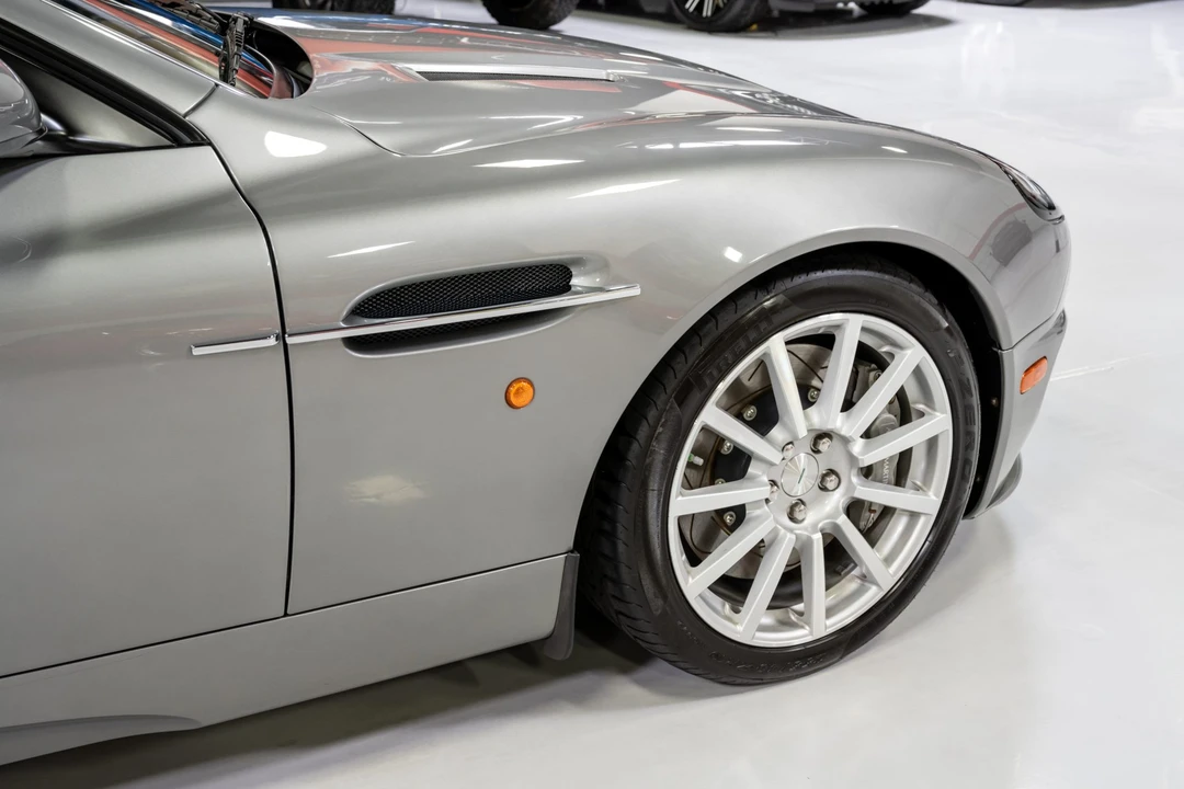 2006 Aston Martin Vanquish 1st Gen - Image 19 of 31