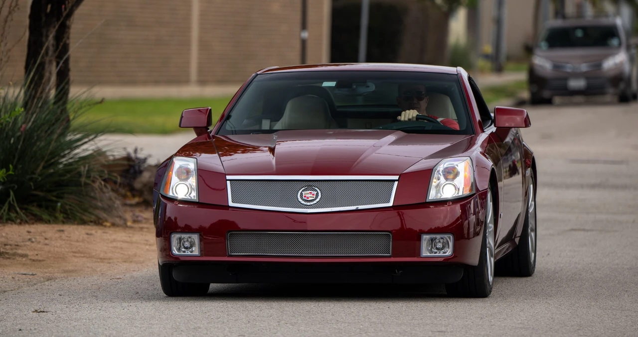 2006 Cadillac XLR-V - Image 5 of 31
