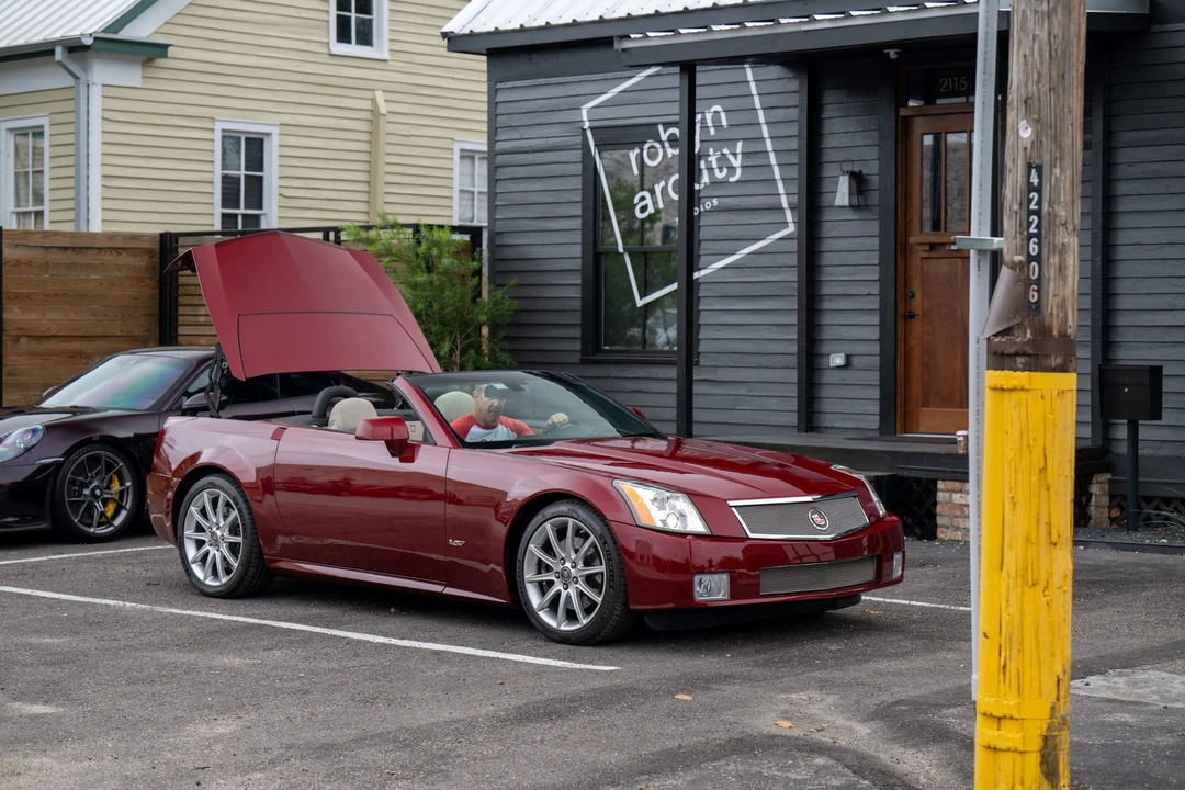 2006 Cadillac XLR-V - Image 25 of 31