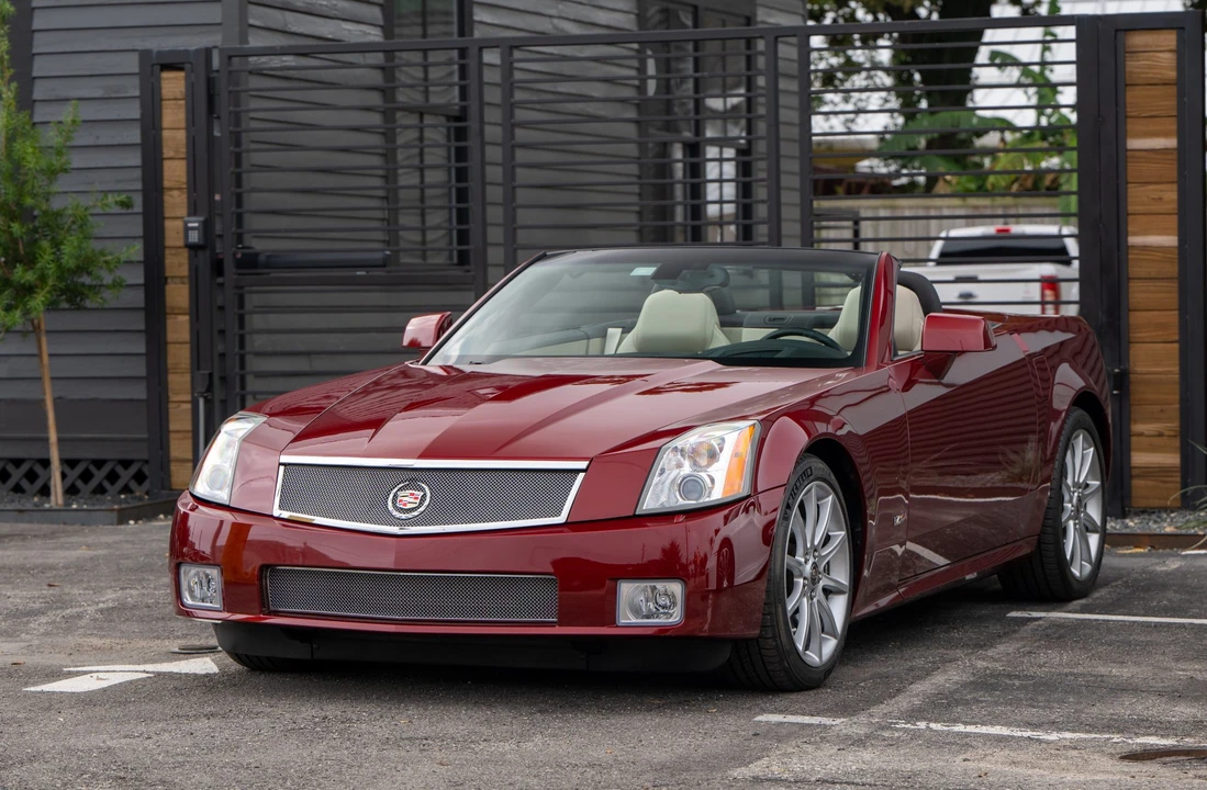 2006 Cadillac XLR-V - Image 26 of 31