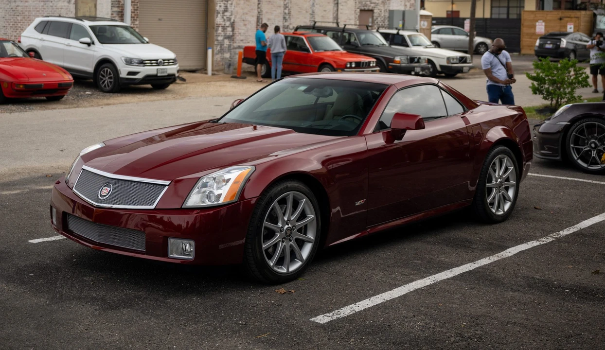 2006 Cadillac XLR-V - Image 6 of 31