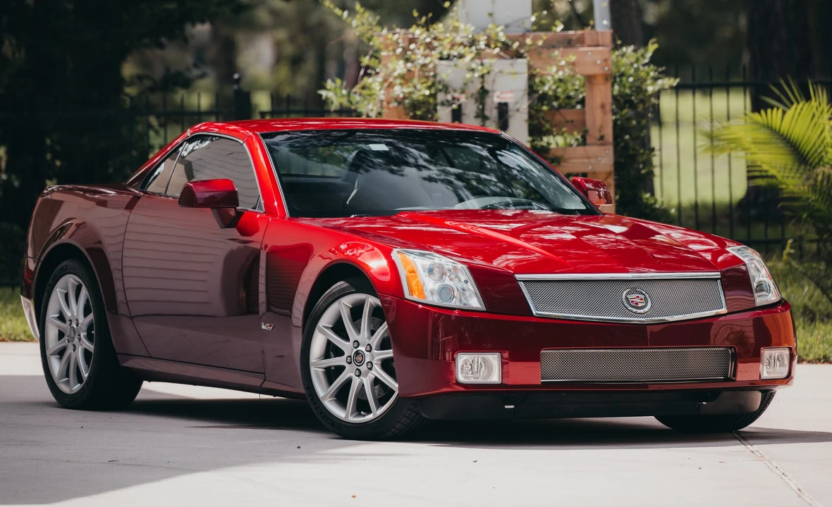2006 Cadillac XLR-V - Image 12 of 31