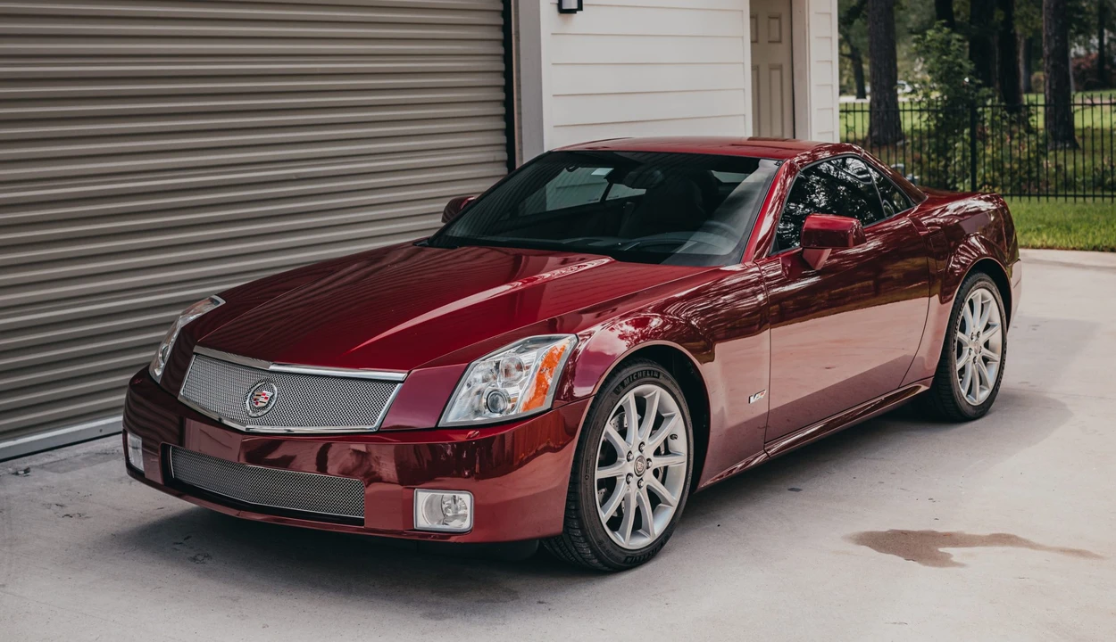 2006 Cadillac XLR-V - Image 16 of 31
