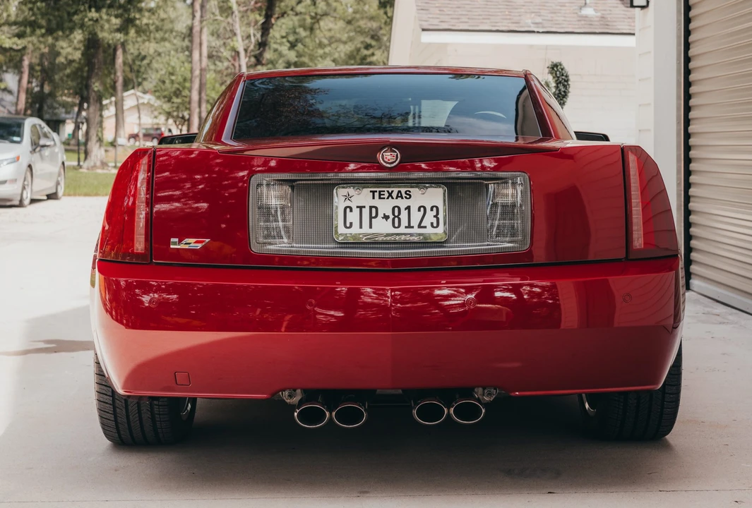 2006 Cadillac XLR-V - Image 18 of 31