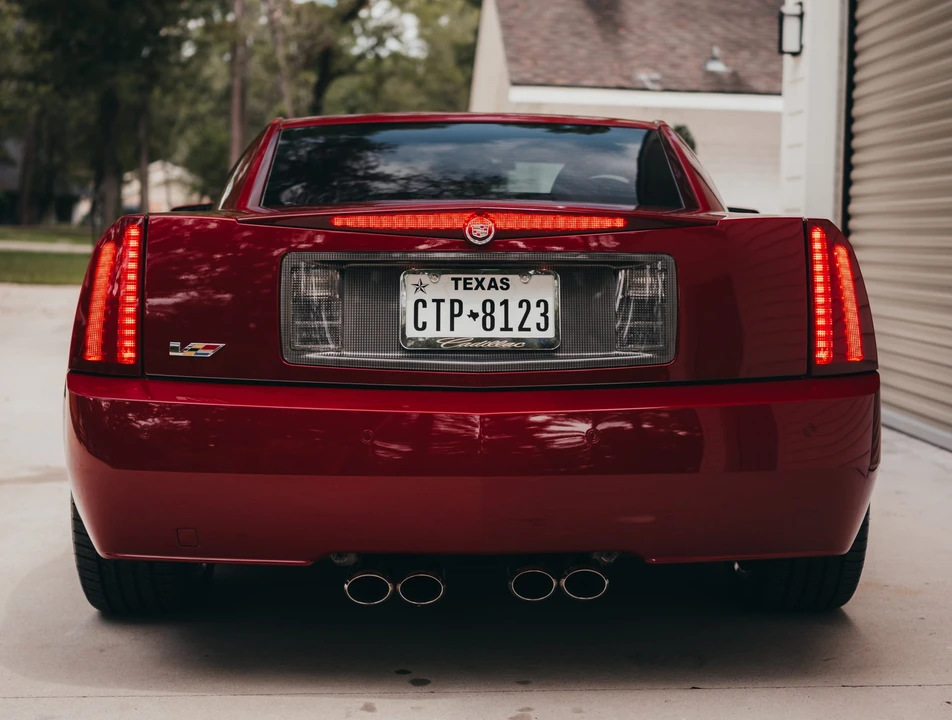 2006 Cadillac XLR-V - Image 19 of 31