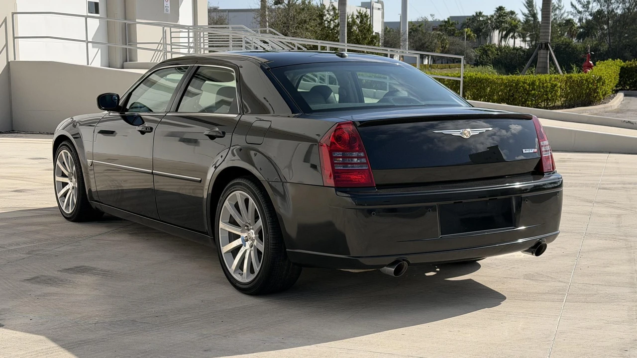 2006 Chrysler 300 (2005-2023) - Image 9 of 31