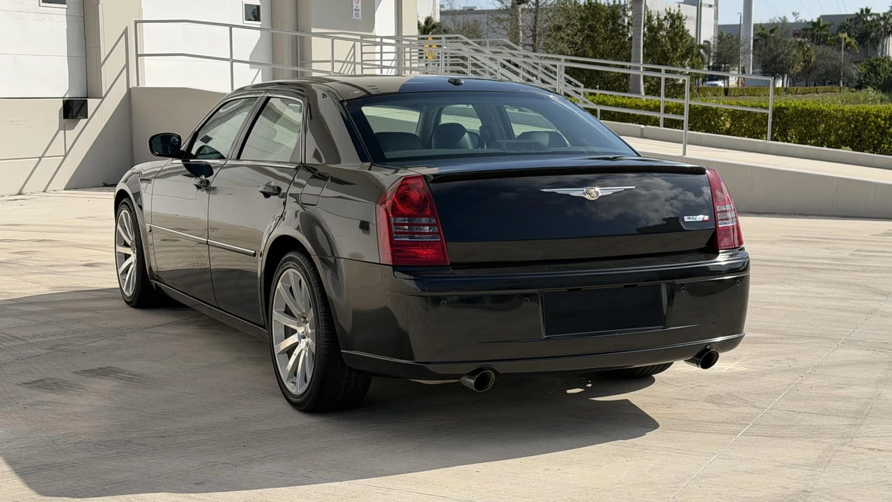 2006 Chrysler 300 (2005-2023) - Image 10 of 31
