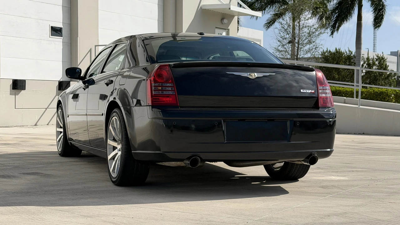 2006 Chrysler 300 (2005-2023) - Image 11 of 31