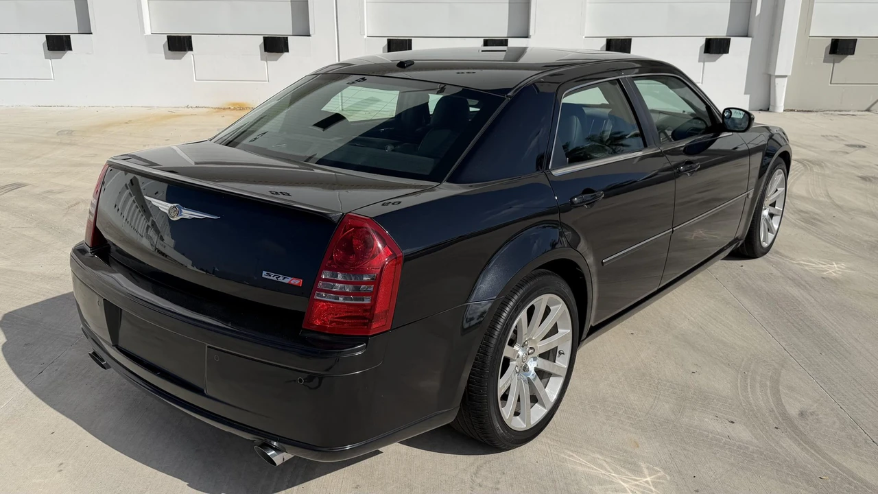 2006 Chrysler 300 (2005-2023) - Image 19 of 31